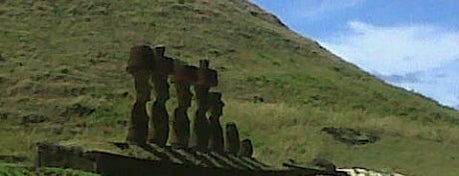 Isla de Pascua is one of These places deserve a checkin.