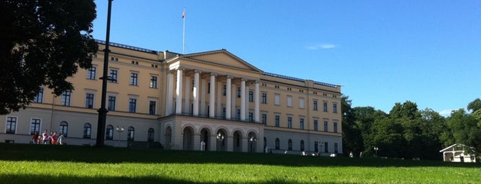 Det kongelige slott is one of Oslo City Guide.