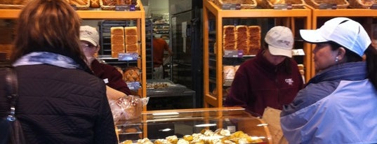 COBS Bread is one of Upper Oakville Shops.