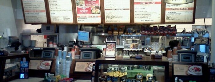 Corner Bakery Cafe is one of Danielさんのお気に入りスポット.