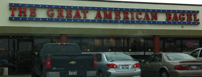 Great American Bagel is one of Locais curtidos por John.