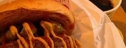 フレッシュネスバーガー is one of FRESHNESS BURGER.