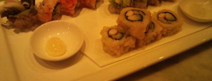 Rainbow Roll Sushi is one of 六本木〜麻布十番.
