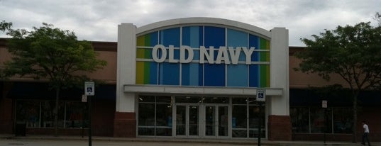 Old Navy is one of Tempat yang Disukai Terecille.