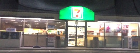 7-Eleven is one of Orte, die Ryan gefallen.