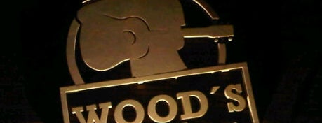 Wood's Bar is one of Top 10 favorites places in Curitiba, Brasil.
