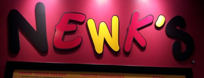 Newk's Cafe is one of Tempat yang Disukai Matthew.