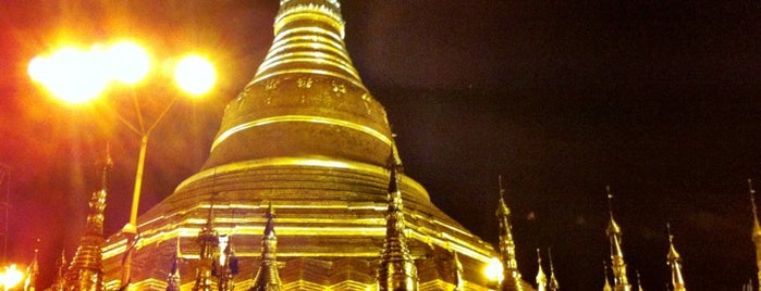 Shwedagon Pagoda is one of TO DO VIAGEM.