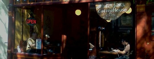 Jumpin' Java Coffee House is one of Lugares favoritos de Rob.