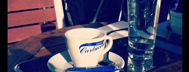 Carluccio's is one of Posti che sono piaciuti a Shuvani.