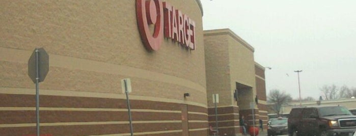 Target is one of สถานที่ที่ Teagan ถูกใจ.