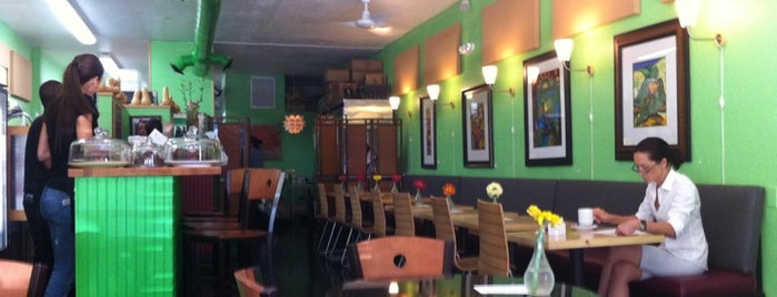 Green Gables Cafe is one of Tempat yang Disukai Ileana LEE.