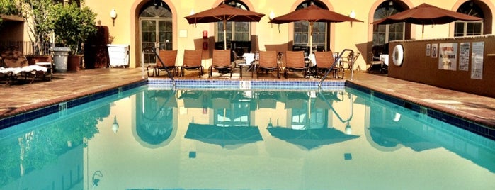 Sheraton Pasadena Hotel is one of Tempat yang Disukai John.