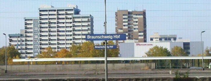 Braunschweig Hauptbahnhof is one of Bahnhöfe DB.