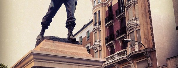 Plaza de Cascorro is one of Paseando por Madrid.