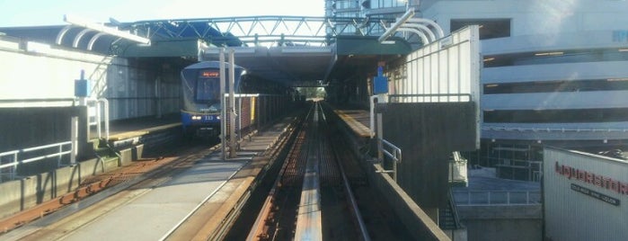New Westminster SkyTrain Station is one of Homeless Billさんの保存済みスポット.