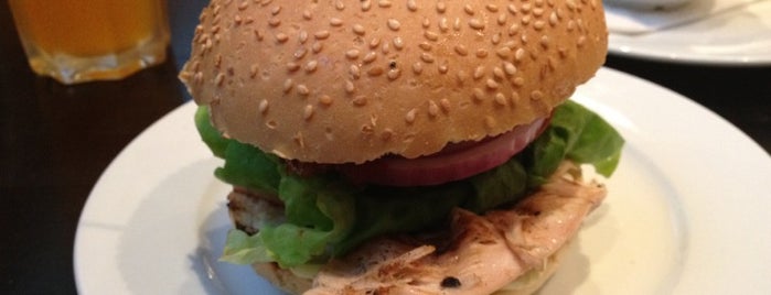 Gourmet Burger Kitchen is one of Posti che sono piaciuti a Ben.