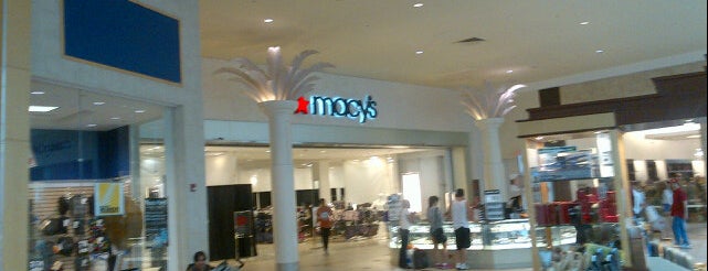 Macy's Backstage is one of New trip - Compras.