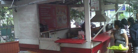 Mr Moo Burgers ( Vocuz Evolute Distro) is one of Bandung.