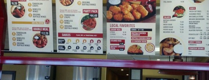 Wings-n-Things is one of Lieux qui ont plu à Shawn.