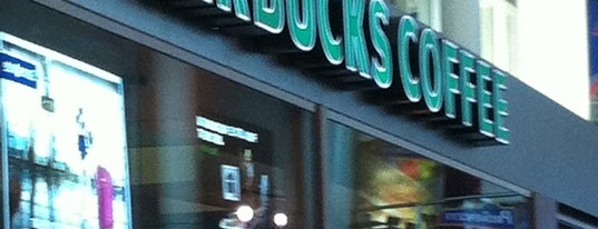 Starbucks is one of Tempat yang Disukai Jean-François.