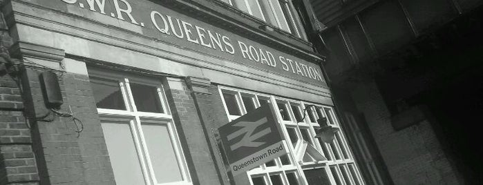 Queenstown Road Railway Station (QRB) is one of Locais curtidos por Jawahar.
