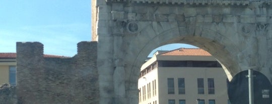 Arco d'Augusto is one of Posti a Rimini da visitare.