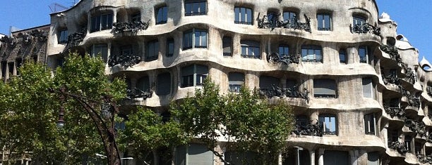 Casa Milà is one of A donde vamos en Barcelona.