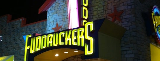 Fuddruckers is one of Orte, die Yarir gefallen.