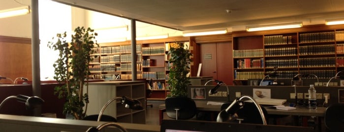Det Natur- og Sundhedsvidenskabelige Fakultetsbibliotek is one of Lieux qui ont plu à Jaroslav.