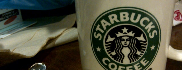 Starbucks is one of Locais curtidos por Chie.