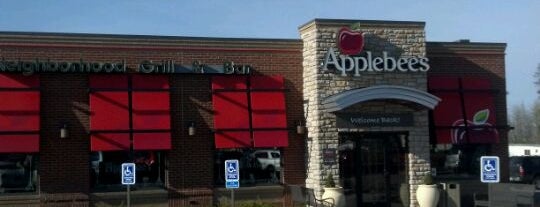 Applebee's Grill + Bar is one of Barbz Favz.