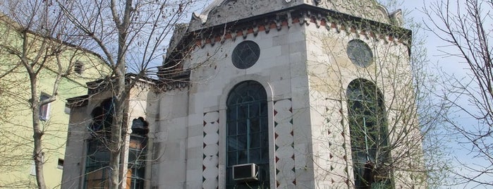 Dönerci Hacı Osman (Sebil Büfe) is one of İstanbul 'da Atıştırmalık Mekanlar.