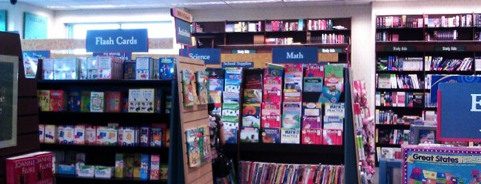 Barnes & Noble is one of Ed : понравившиеся места.