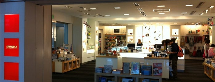 SFMOMA Museum Store is one of สถานที่ที่ Alberto J S ถูกใจ.