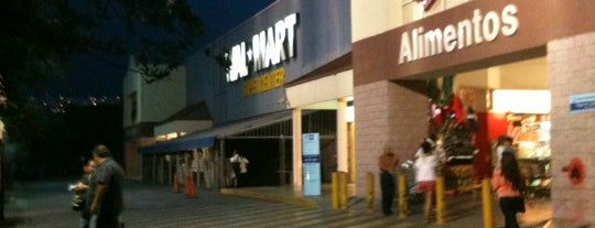 Walmart is one of Orte, die Ismael gefallen.