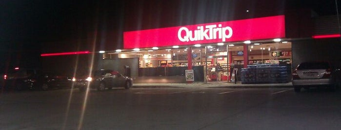QuikTrip is one of Vic'in Beğendiği Mekanlar.