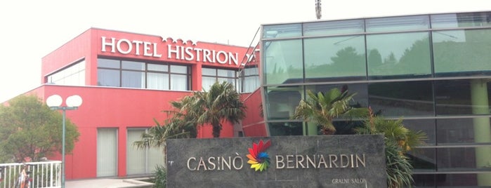 Histrion **** is one of Tempat yang Disukai ErnestoAustria.