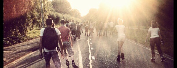 Wednesday Night Skate is one of Tempat yang Disukai Jakub.