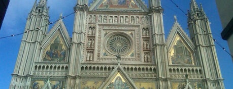 Duomo di Orvieto is one of ✢ Pilgrimages and Churches Worldwide.