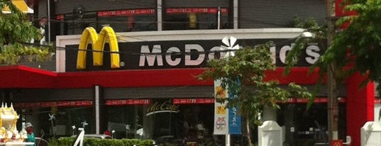 McDonald's & McCafé is one of 🍺B e e r🍻 : понравившиеся места.