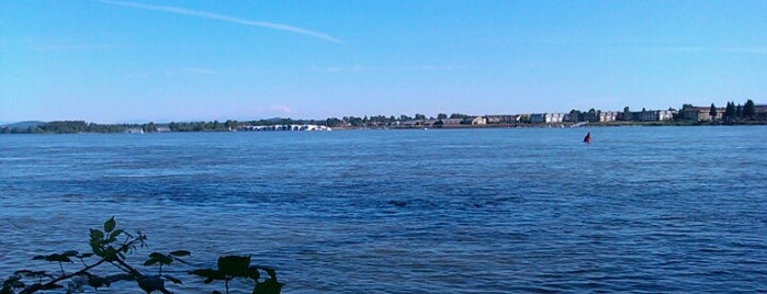 Columbia River is one of Lieux qui ont plu à Rod.