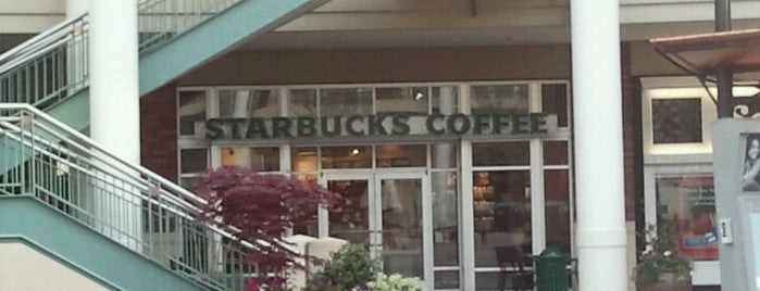 Starbucks is one of Locais curtidos por Greg.