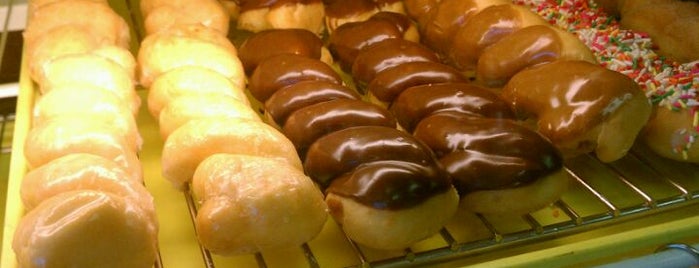 Walton Donuts is one of Gotta Try Donuts!.