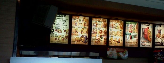 Taco Bell is one of Tempat yang Disimpan Chai.