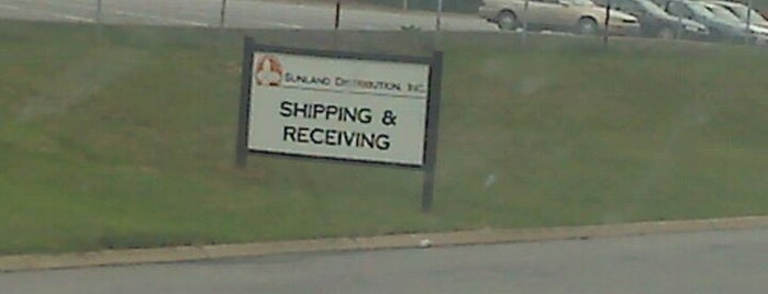 Sunland/Scotts Distribution Center is one of SHIPPING / RECEIVING CUSTOMERS.