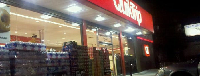 QuikTrip is one of Damianさんのお気に入りスポット.