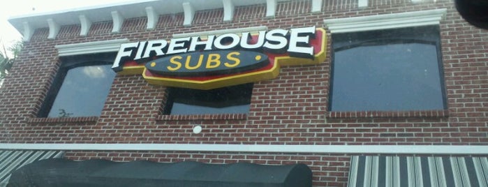 Firehouse Subs is one of Lieux qui ont plu à Mike.