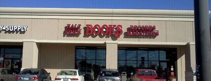 Half Price Books is one of สถานที่ที่ Yoli ถูกใจ.