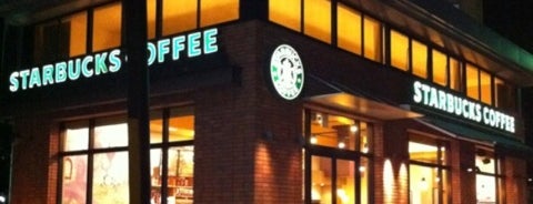 Starbucks is one of สถานที่ที่ Kazuaki ถูกใจ.